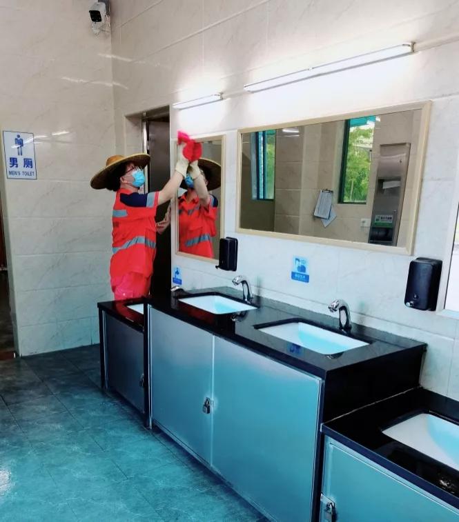 北控城服新会项目开展公厕集中整改工作